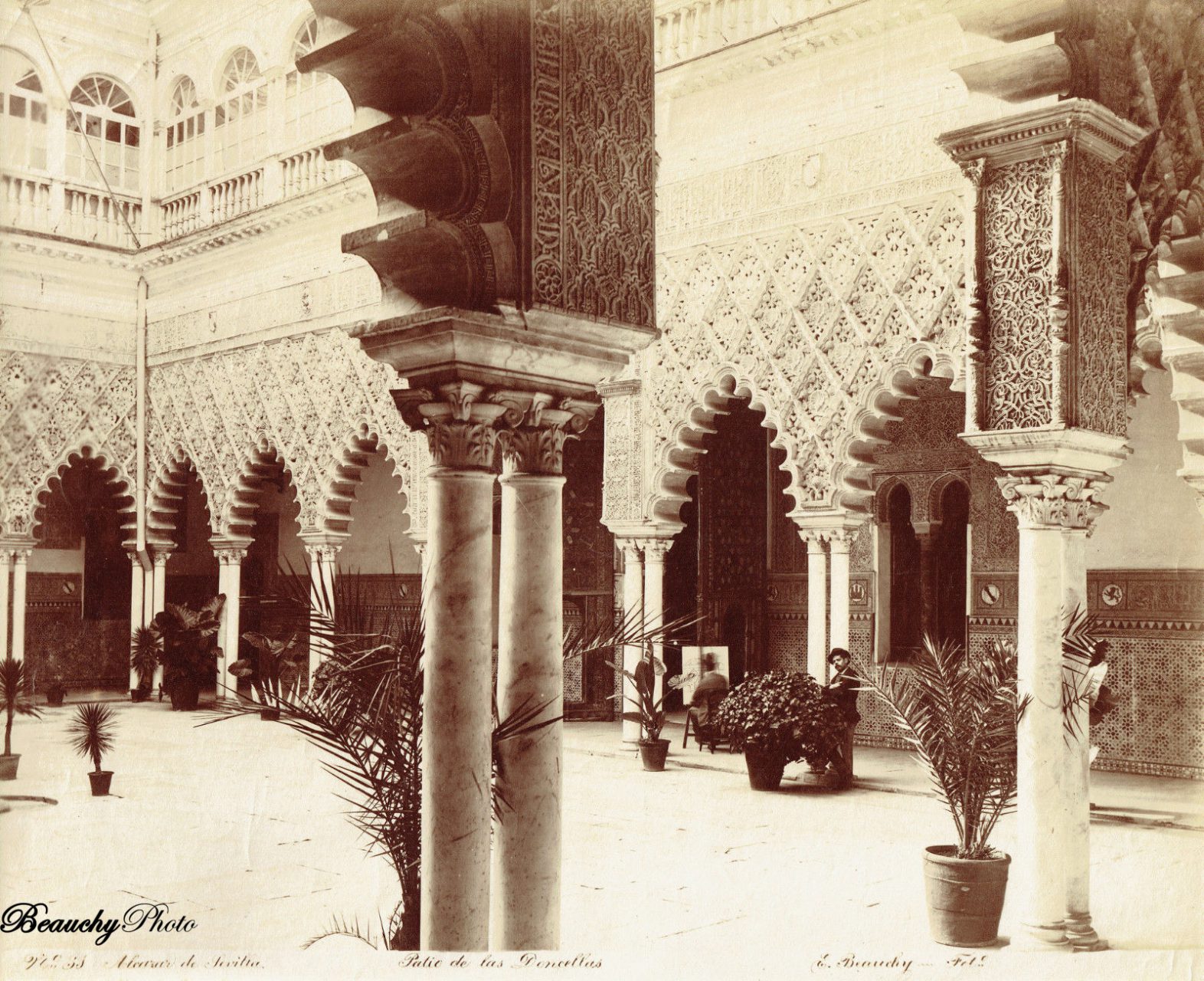 Patio de las Doncellas en el Alcázar de Sevilla