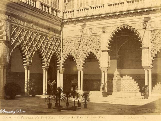 Trono del Tributo en el Patio de las Doncellas en el Alcázar de Sevilla 1885