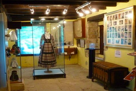 Exposición en el Museo de las Amas de Cría Pasiegas (Cantabria)